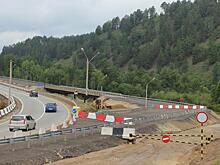 Движение через реку Кручина организовали по объездной дороге из-за капремонта моста