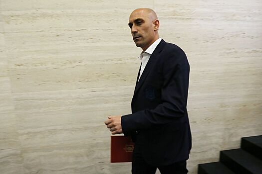 Федерация футбола Испании выступила с заявлением после выдачи ордера на арест Рубиалеса