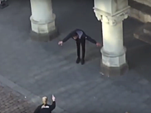 В Сети появилось видео задержания мужчины после наезда на людей в Германии