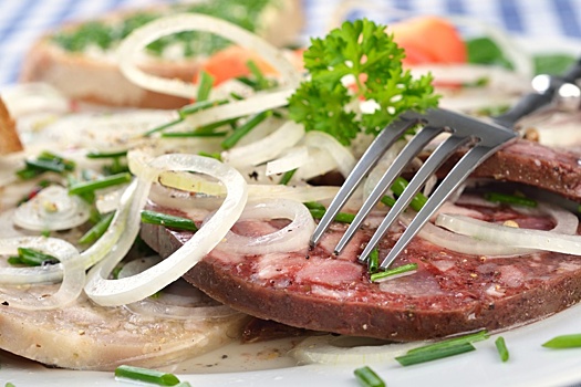 Врач Кутушов назвал два продукта на столе, которые меняют внешность