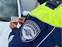Купил в интернете: в Самарской области 40-летнего мужчину на иномарке поймали с поддельными правами