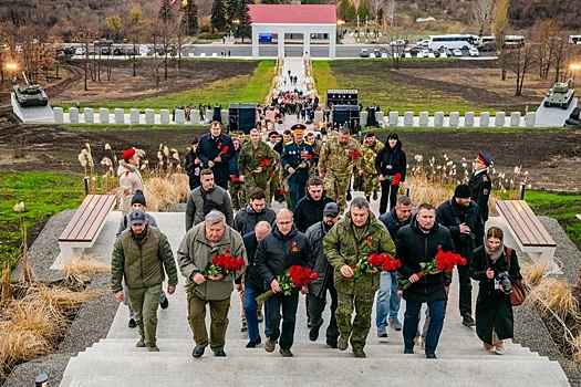 Лестница Героев: В ЛНР после реконструкции открылся мемориал "Миус-фронт"