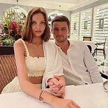 Идеальная семья: Алеся Кафельникова отпраздновала первый день рождения дочери