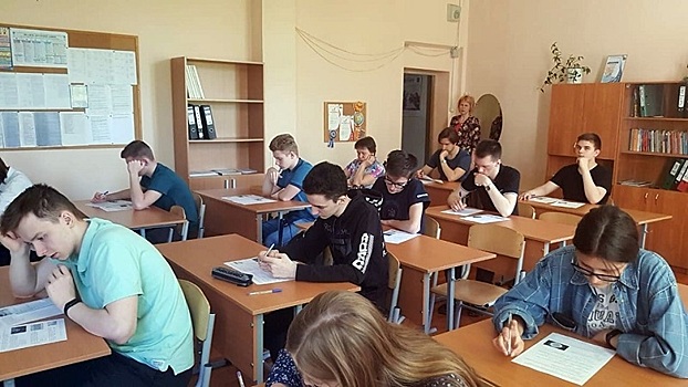 В школе № 504 написали Всероссийский химический диктант