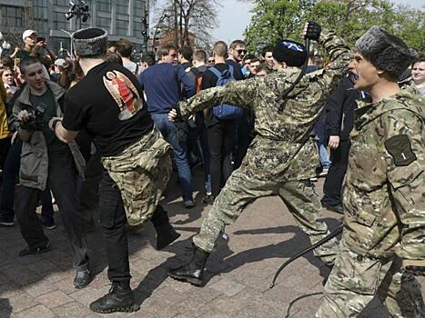 Казаки и разбойники. Что за люди били москвичей на акции протеста 5 мая