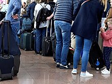 Политик отказался сдать багаж с секретными документами и вызвал хаос в аэропорту