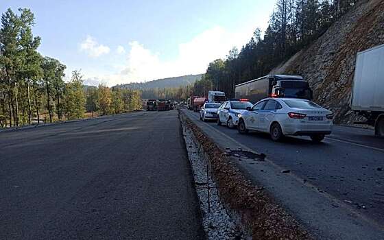 Женщина выехала на встречку – прямо под грузовик: подробности жуткого ДТП