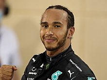 Mercedes объявил о подписании контракта с Хэмилтоном