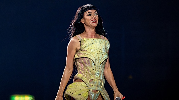 Кэти Перри снялась с едой на голове