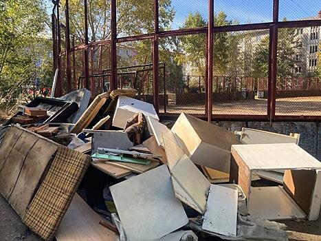 Турсабаев возмутился горам коробок на «гостевых маршрутах» в Чите