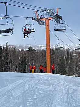 Более 20 человек застряли на канатной дороге в Шерегеше
