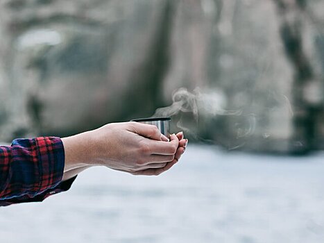 Врач Булатова перечислила опасные причины холода в конечностях