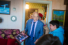 Участники клубных формирований ЦОК ВКС и юнармейцы Москвы поздравили ветерана Валентина Кузнецова с 97-летием