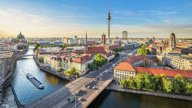 В Берлине рестораны возобновят работу с 15 мая, а с 25 — отели