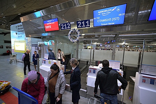 Россияне стали реже летать в третьи страны через Стамбул