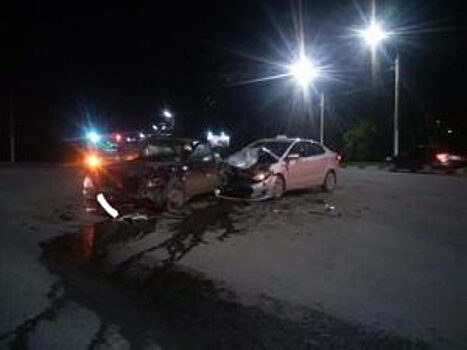 В Рязани на Спортивной столкнулись Kia Rio и «Лада Приора»