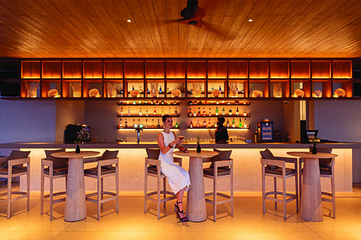 Новый панорамный бар и эко-ресторан на ферме в отеле RAAYA by Atmosphere на Мальдивах