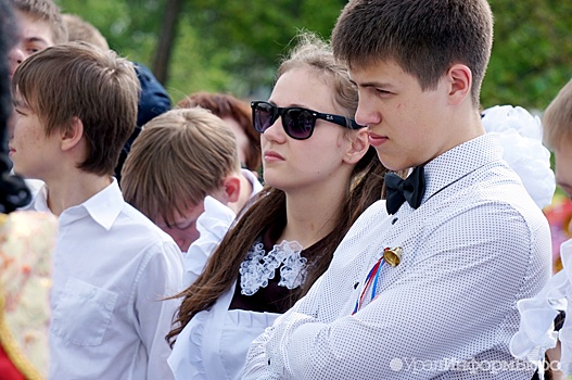 Ритейлеры назвали средние цены на наряды для выпускного