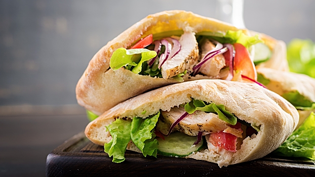 «Прекрасные молодые женщины». Турист рассказал о поездке в Армению