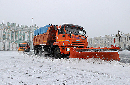 В Петербурге после циклона высота снежного покрова достигла 11 сантиметров