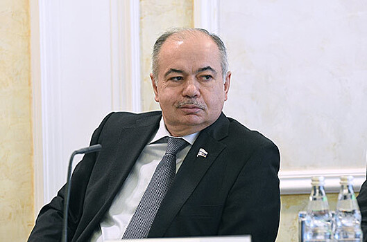 Умаханов встретился с представителями деловых кругов Турции