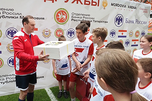 Глава Мордовии сыграл в футбол с детьми бойцов СВО