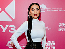 Алсу опубликовала фото родителей и удивила всех семейным сходством