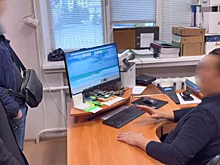 В Уфе чиновник обрадовался пришедшим его задерживать силовикам