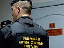 В Удмуртии мужчина 29 часов отбивался от приставов в автомобиле