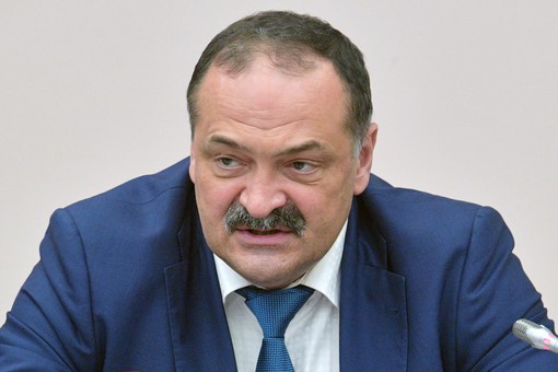 Глава Дагестана Меликов «освободил» чиновника от совещания за халатность