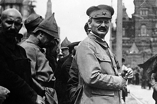 Почему Троцкий проиграл Сталину