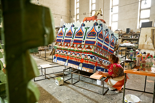 Десять тысяч стразов, триста метров ткани - Омский музтеатр готовит заключительную премьеру сезона