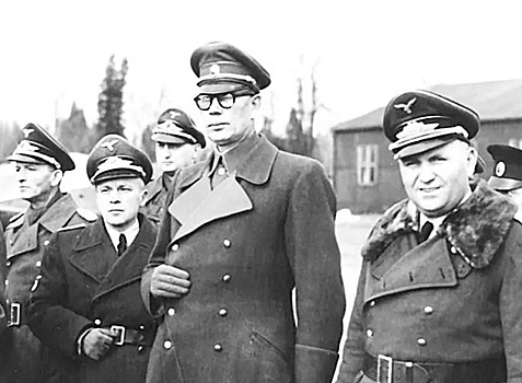 Как иуда Власов предал ещё и Гитлера