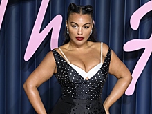 Известная плюс-сайз-модель обнажила грудь для журнала