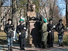 В Ярославле установили памятник генералу армии Вадиму Матросову