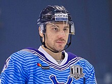 Умерший от рака хоккеист Мнацян похоронен в Омске