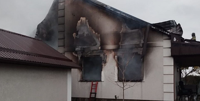 В Батайске на пожаре пострадал мужчина