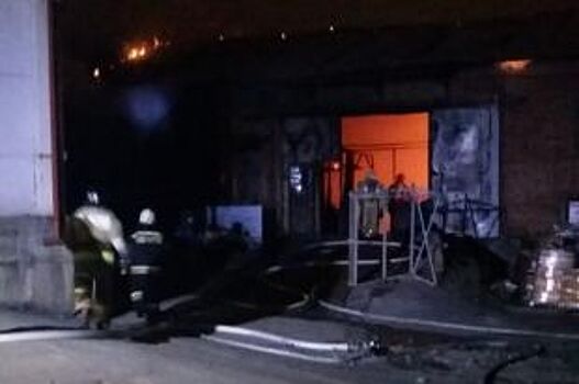 На складе в Краснодаре произошел пожар