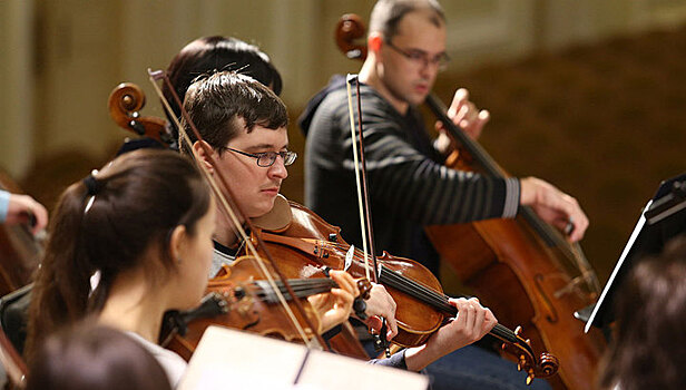 Программа-сюрприз: Оркестр Павла Когана закроет сезон в Зале Чайковского