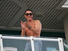 Жан-Клод Ван Дамм получил дипломатический паспорт ДР Конго. Видео