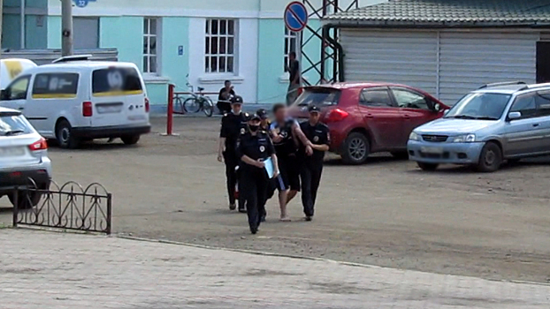 В Красноярском крае транспортные полицейские пресекли хулиганские действия в пассажирском поезде