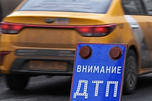 В Москве автомобиль протаранил здание университета