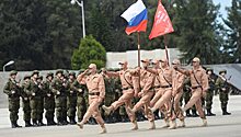 Военный парад в честь 71-й годовщины Победы прошел на авиабазе РФ в Сирии