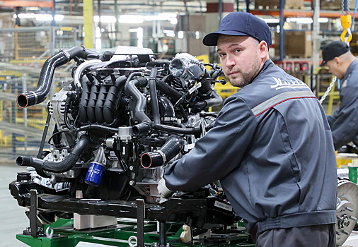 Россиянам сулили четырёхдневку, а теперь хотят заставить вкалывать 6 дней в неделю. Что происходит?