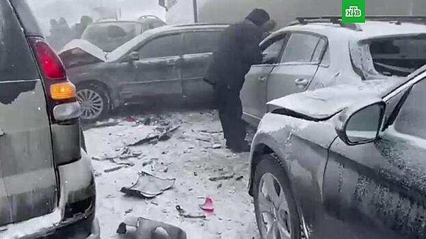 «Тут все побились в хлам»: видео массового ДТП в Приморье появилось в Сети