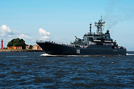 Российский корабль "Орск" вошел в Средиземное море