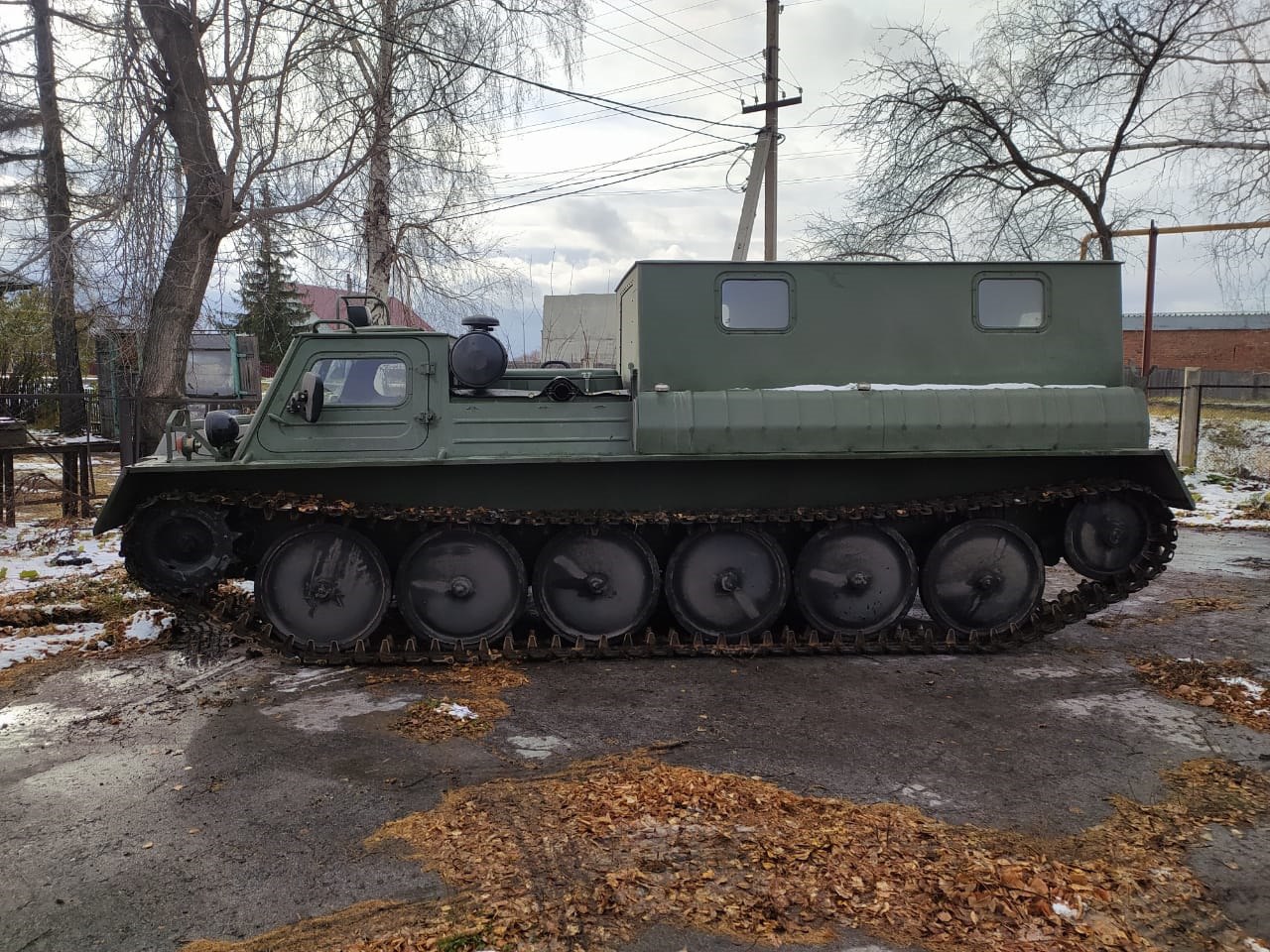 Автопарк новосибирских лесничеств пополнили «танки» и тягачи
