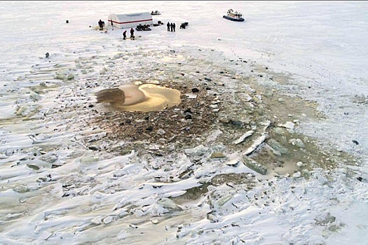 Со дна Онежского озера подняли тело первого погибшего члена экипажа Ми-8