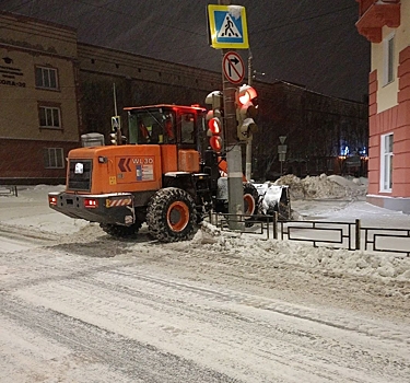 На очистку улиц Ижевска от снега вывели 159 единиц техники