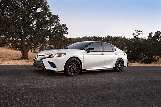 Toyota готовит «заряженный» седан GR. Возможно, это Camry